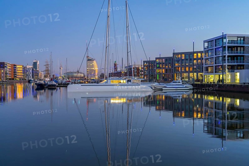 New harbour, harbour basin, harbour district, residential buildings, office buildings, Sail City building, hotel, Klimahaus Bremerhaven, marina and museum ships, part of the Harbour Worlds, in Bremerhaven, Bremen, Germany, Europe