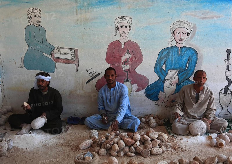 Worker in an alabaster factory, Africa, Egypt, in Luxor, West-Luxor, Africa