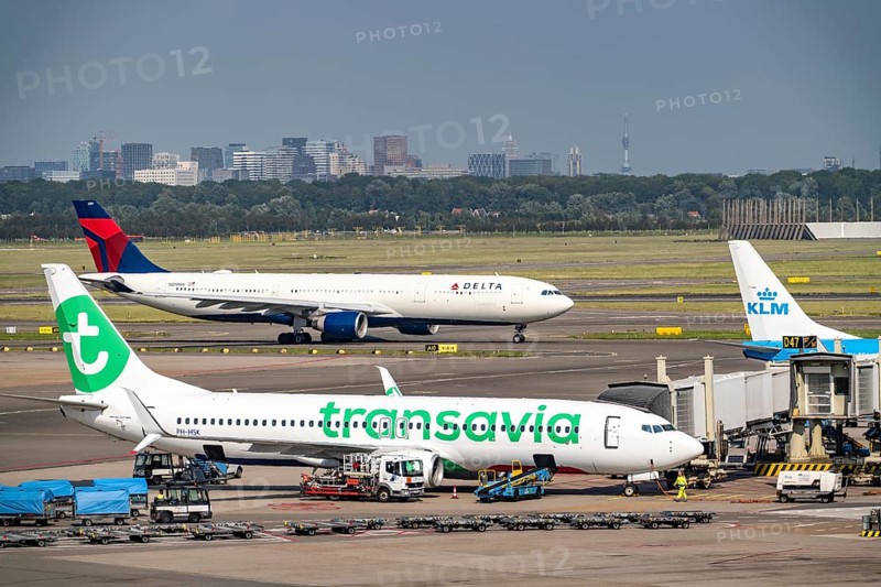 Amsterdam Schiphol Airport, aeroplanes on the taxiway, at the terminal, Gate D, check-in, apron, Amsterdam, Netherlands