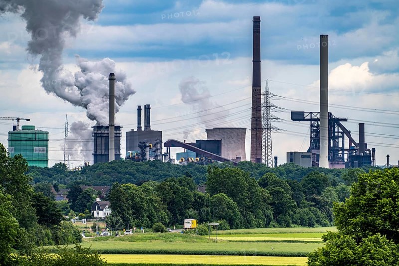 Hüttenwerke Krupp-Mannesmann, HKM in Duisburg-Hüttenheim, 2 blast furnaces, coking plant, country road, B288, Krefelder Straße, Duisburg-Mündelheim, Rhine near Krefeld-Ürdingen, freighter, North Rhine-Westphalia, Germany, Europe