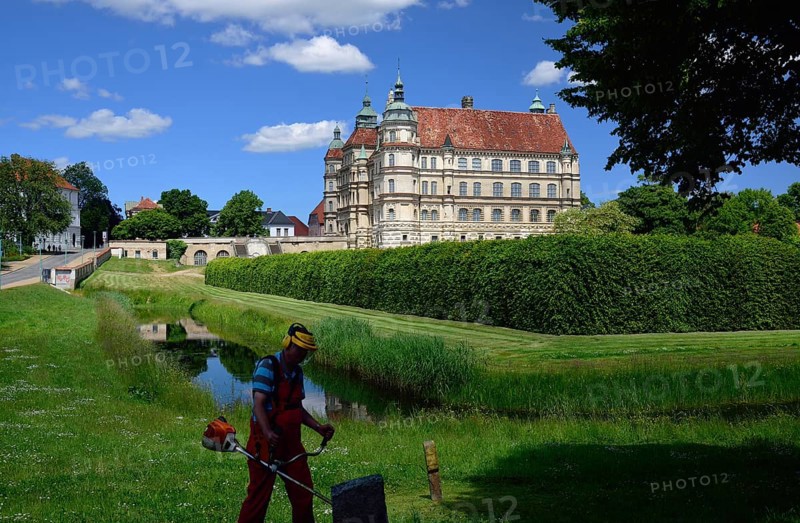 Europe, Germany, Mecklenburg-Western Pomerania, Güstrow, Güstrow Castle, built in the 16th century, Renaissance building, park keeper, Güstrow, Mecklenburg-Western Pomerania, Germany, Europe