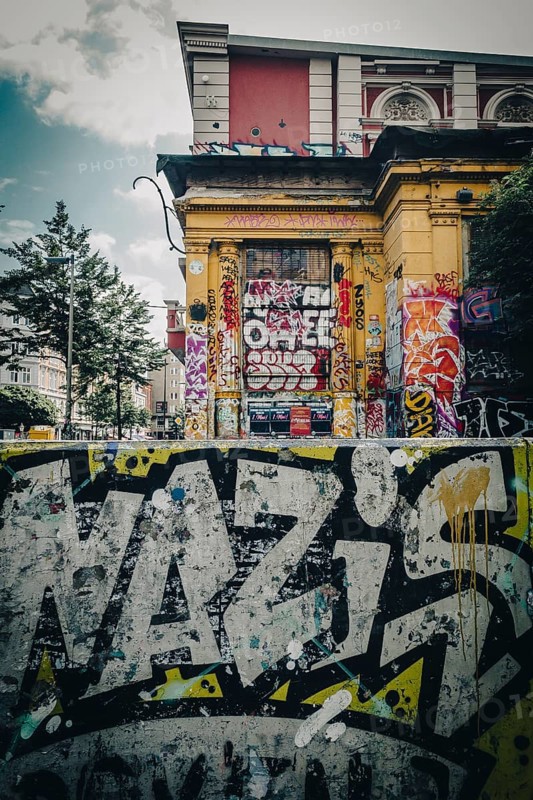 Grafitti, against the right, Nazis, slogan, urban, street scene, scene, Neue Flora, Schanzenviertel, Hamburg, Germany, Europe