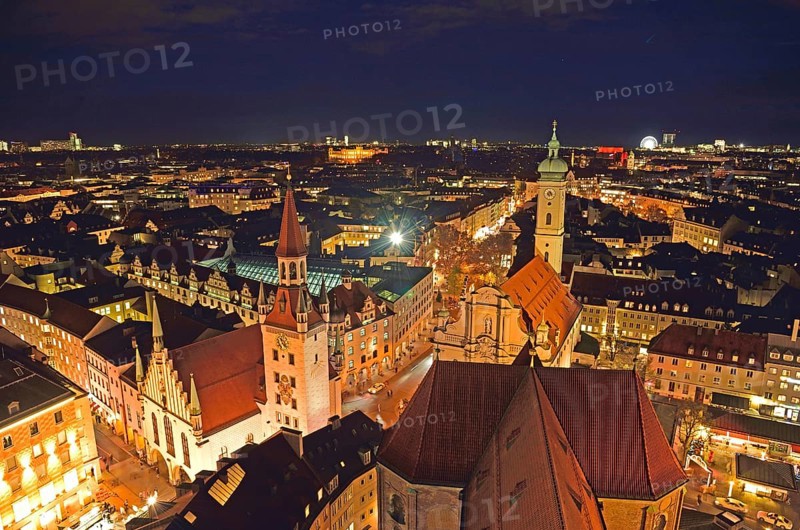 Europe, Germany, Bavaria, Munich, View from St Peter's, Marienplatz, Christmas, View of Old Town Hall and valley with Church of the Holy Spirit, Evening, Europe