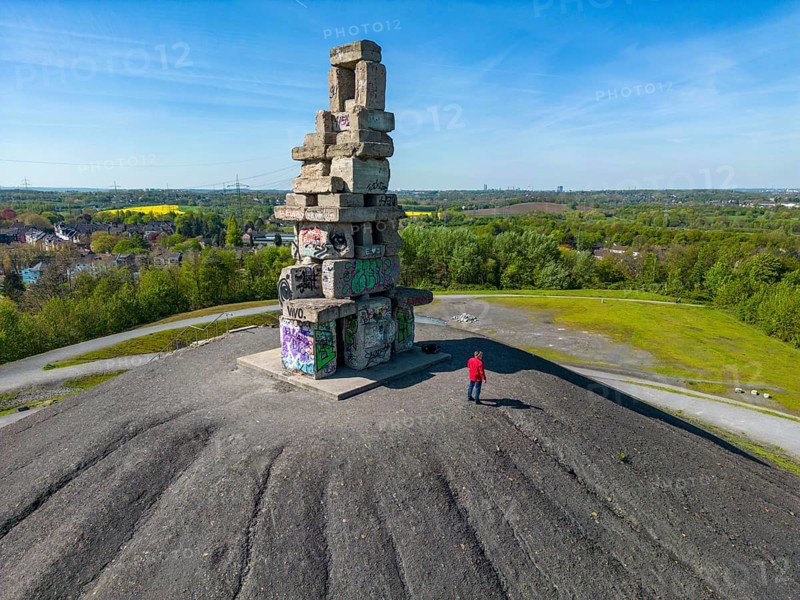 Rheinelbe spoil tip in Gelsenkirchen, 100 metre high spoil tip, landscape park, with the sculpture Himmelsleiter, made from concrete parts of the former Rheinelbe colliery, Gelsenkirchen, North Rhine-Westphalia, Germany, Europe