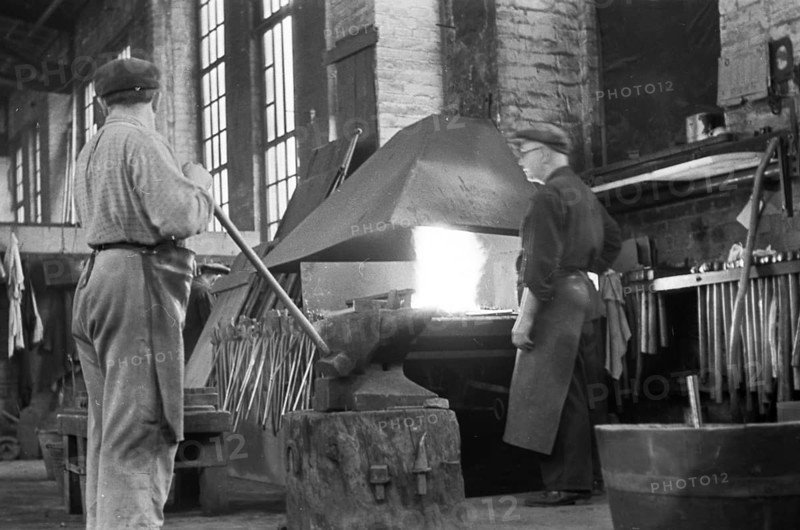 DEU, Germany, Dortmund: Personalities from politics, economy and culture from the 50s Hanover. Hanomag forge ca.1955-6, Europe