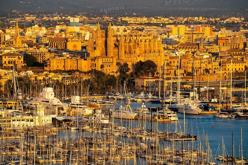 Panorama of Palma de Majorca, Bay of Palma, with the marina and the Cathedral of St Mary, Balearic Islands, Spain, Europe