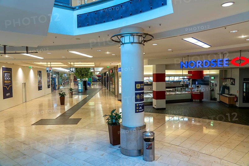 Effects of the coronavirus pandemic in Germany, Essen, empty shopping centre, Limbecker Platz