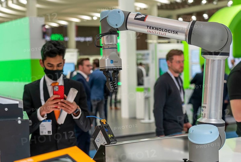 First day at Hannover Messe 2022, industrial trade fair, after a 2-year corona break, exhibition hall focussing on robotics, automation, plant engineering, Lower Saxony, Germany, Europe