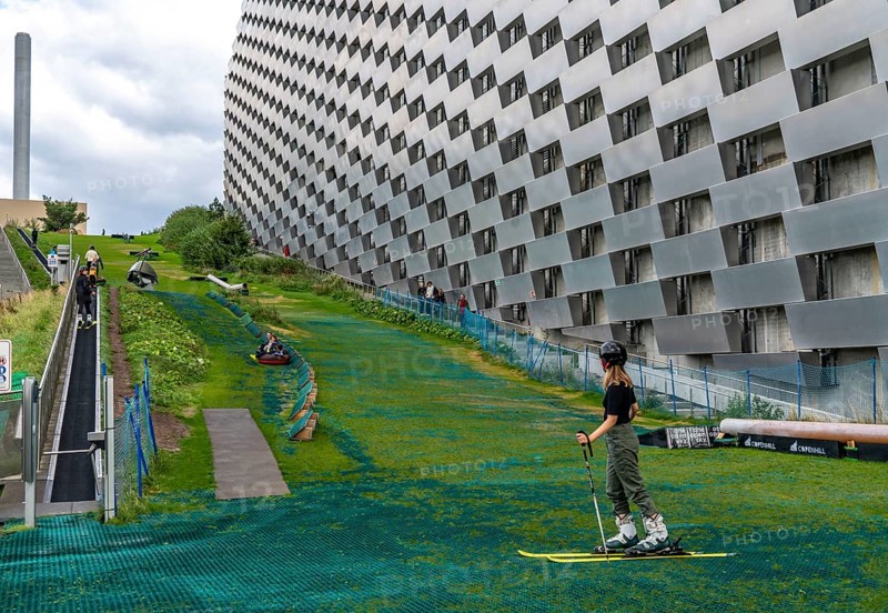 CopenHill, waste incineration plant and artificial ski slope, skiing with a view of the ski lift, 90 metres high and 400 metres long slope on artificial turf, Copenhagen, Denmark, Europe