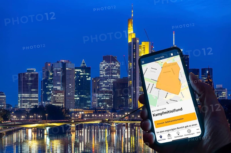 Symbolic image for NINA Warnapp, the Federal Office of Civil Protection and Disaster Assistance, warns the user of various dangers, disasters, storms, explosive ordnance, Frankfurt am Main, Germany, Europe