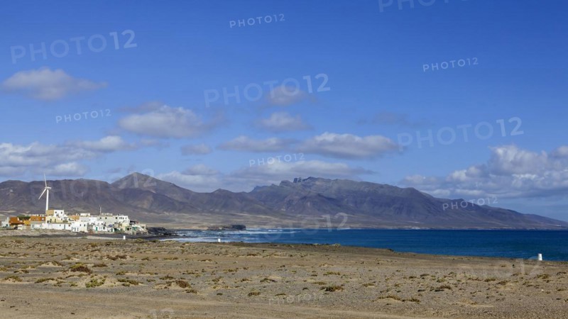 The small town of Puerto de la Cruz (also known as Puertito), Jandia peninsula, Fuerteventura, Canary Island, Spain, Europe