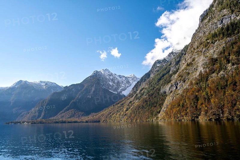 Königssee with Watzmann massif, autumnal mountain landscape, Berchtesgaden National Park, Berchtesgadener Land, Upper Bavaria, Bavaria, Germany, Europe