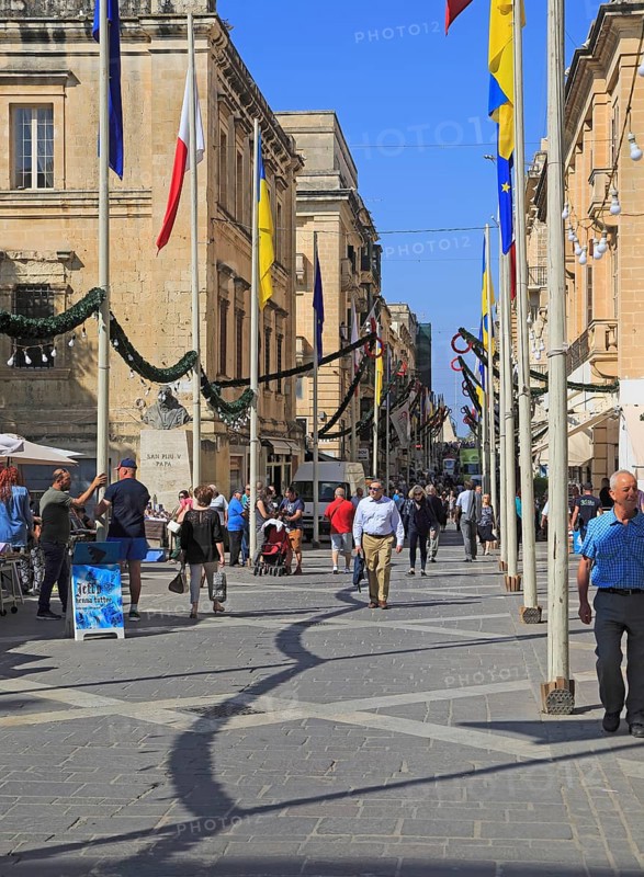 Busy shopping street in city centre, Republic Street, Valletta, Malta, Europe