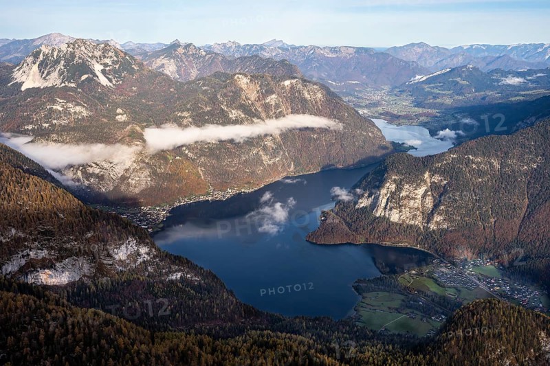 View from the Dachstein Krippenstein to Lake Hallstatt. Hallstatt on the left, Obertraun on the right. Autumn, good weather. Some clouds in the mountains. Lake Hallstatt, Salzkammergut, Upper Austria, Austria, Europe