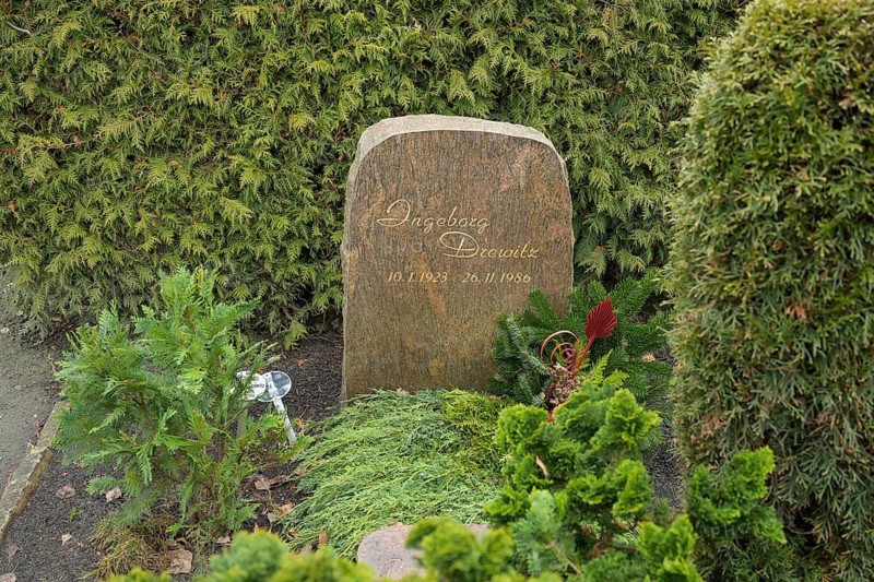 Ingeborg Drewitz, grave of honour, Zehlendorf Cemetery, Onkel-Tom-Straße, Zehlendorf, Berlin, Germany, Europe