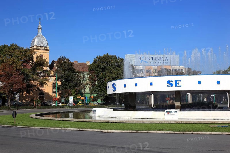 City centre, roundabout, fountain at Piata I.C. Bratianu and protestant church, Romania, Banat, Timisoara, Timisoara, Europe