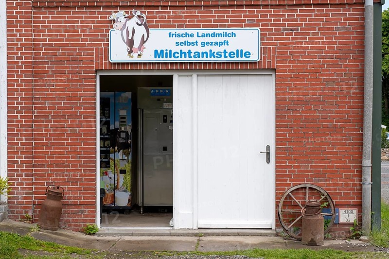 Milk filling station at the farm shop, Alkersum, Föhr, North Sea island, North Frisia, Schleswig-Holstein, Germany, Europe