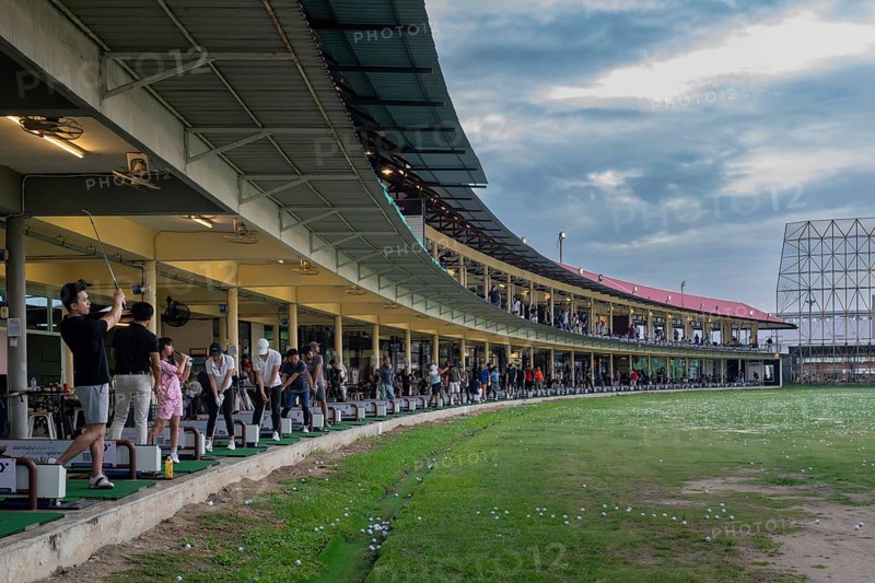 Golf driving range double-decker