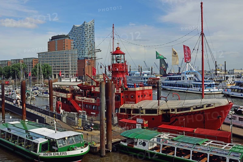 Europe, Germany, Hamburg, Elbe, HafenCity, Kehrwiederspitze, glass facade, Elbe Philharmonic Hall, historic lightship, now restaurant and hotel, Hamburg, Hamburg, Federal Republic of Germany, Europe