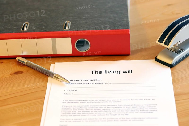 Symbolic image: Healthcare proxy, living will (English)