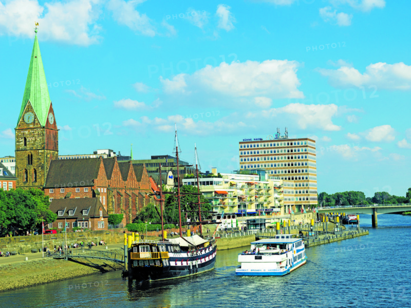 Weser, at the Schlachte, riverside promenade, passenger ship Hanseat, Bremen, Germany, Europe