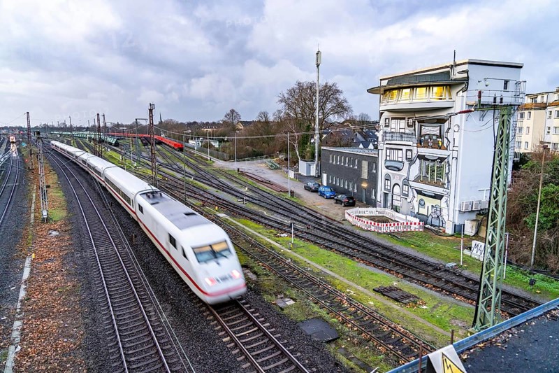 The Deutsche Bahn AG signal box in Mülheim-Styrum, controls train traffic on one of the busiest railway lines in Germany, between Essen and Duisburg, suburban trains, regional trains, ICE and IC long-distance trains and freight traffic, North Rhine-Westphalia, Germany, Europe