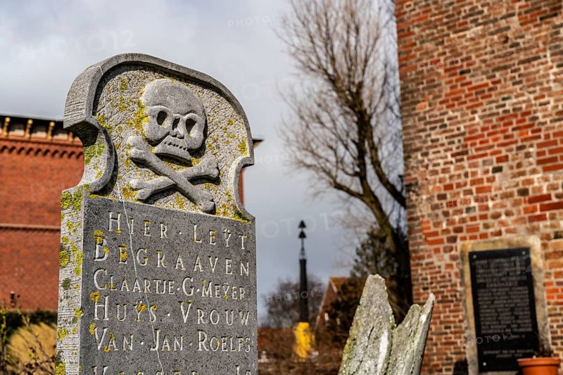 Der Walfangerkarkhoff, cemetery of old whalers, at the old lighthouse, Borkum, island, East Frisia, winter, season, autumn, Lower Saxony, Germany, Europe