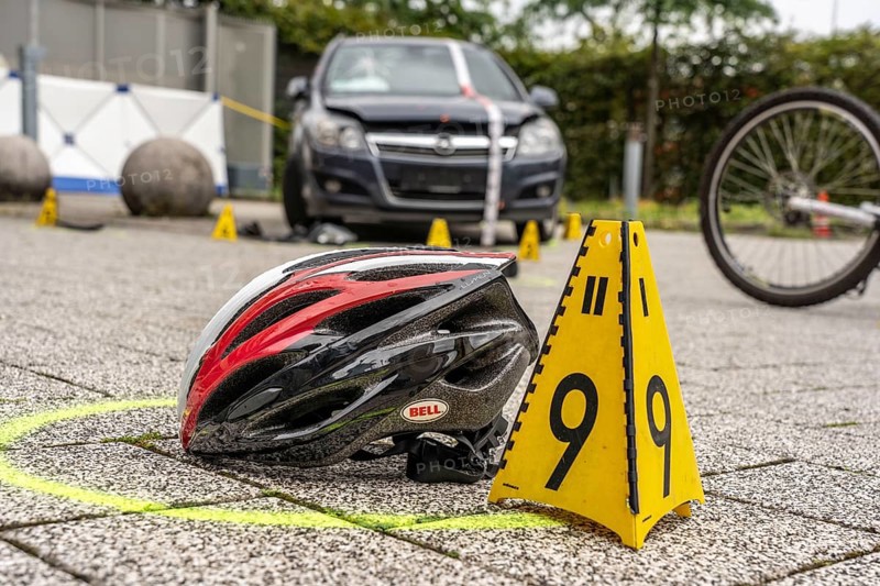 Re-enacted, fatal, accident with a car and a cyclist, at the North Rhine-Westphalia police, accident investigation by specialised accident teams, traffic accident teams, of the Cologne police, North Rhine-Westphalia, Germany, Europe