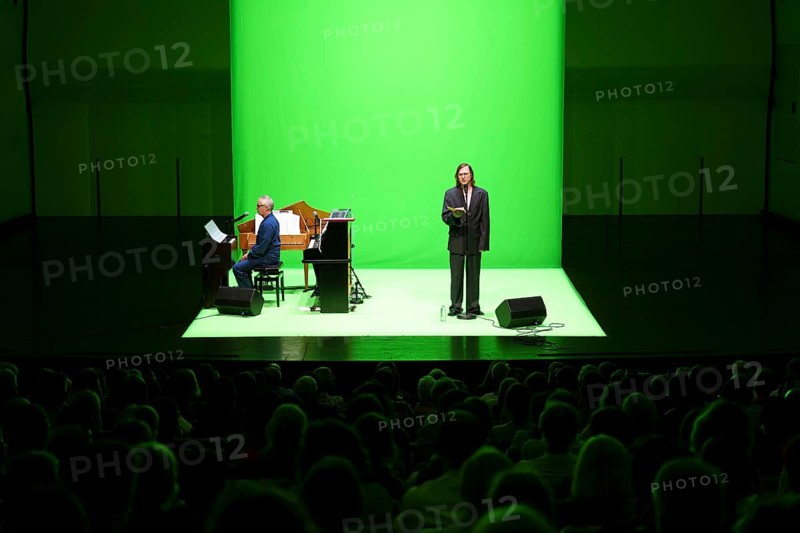 Lars Eidinger reads Die Hauspostille appeals to the reader's emotions and intellect. in Potsdam's Nikolaisaal on 30 June 2024