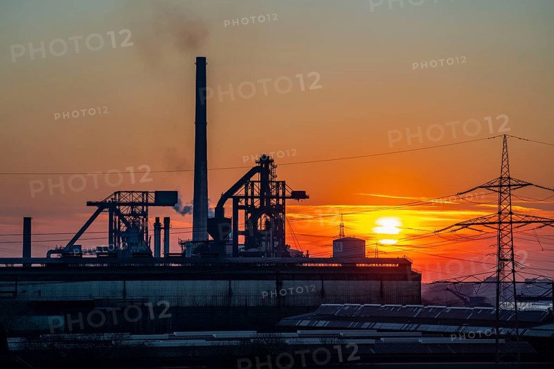 The two blast furnaces of HKM, Hüttenwerke Krupp Mannesmann, in Duisburg-Hüttenheim, extinguishing cloud of the coking plant, chimney of the sintering plant, Duisburg, North Rhine-Westphalia, Germany, Europe