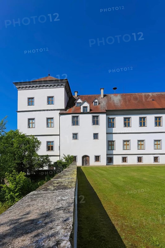 Meßkirch Castle, Castle of the Counts of Zimmern, Zimmern Castle, regular four-wing castle complex, Renaissance building, architecture, historical building, east view, park, castle garden, window, facade, wall, Meßkirch, Sigmaringen district, Baden-Württemberg. Germany