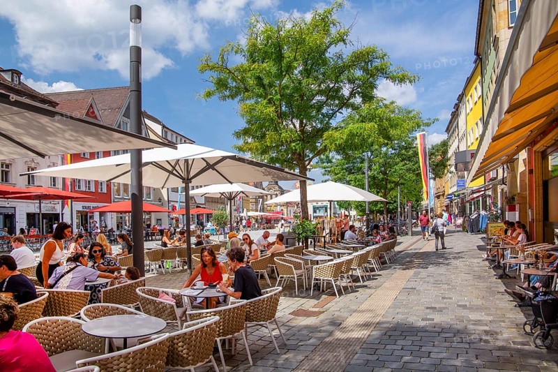 Sidewalk cafes on the pedestrian zone Maximilianstrasse in the old town, Bayreuth, Upper Franconia, Franconia, Bavaria, Germany, Europe