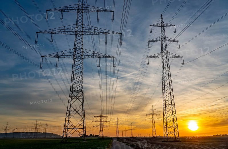 Extra-high-voltage lines, 380 KV, power line, the electricity comes from the Rhenish lignite mining area, at the Neurath power station, near Grevenbroich, Germany, Europe