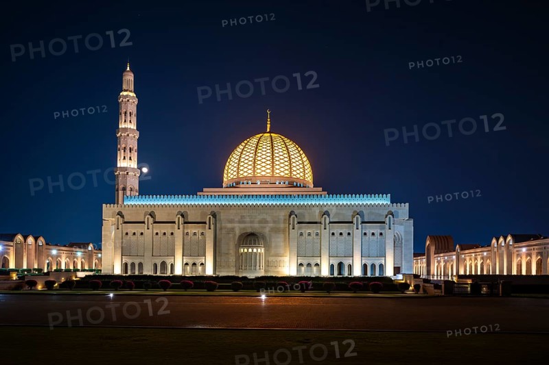 Sultan Qaboos Grand Mosque, night shot with lighting, Muscat, Oman, Asia