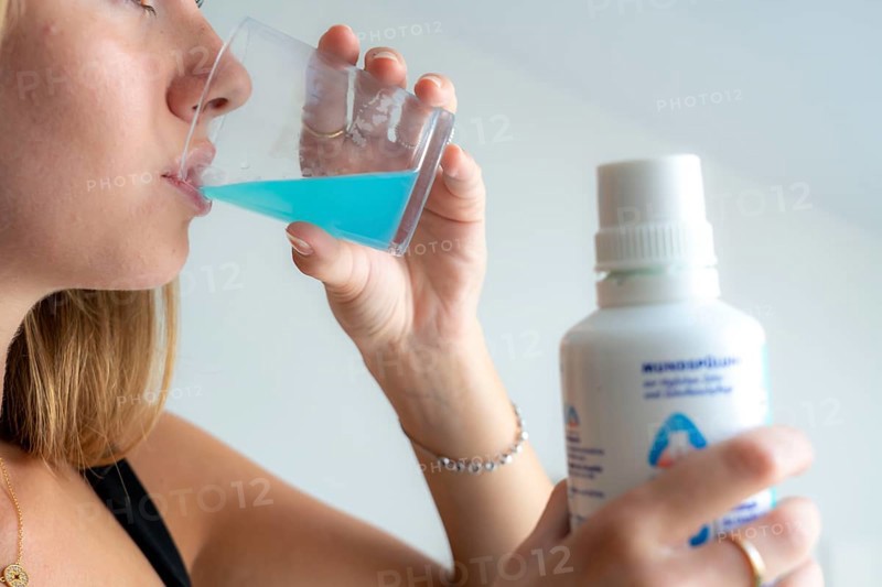 Bad breath, prevention through cleaning, mouthwash