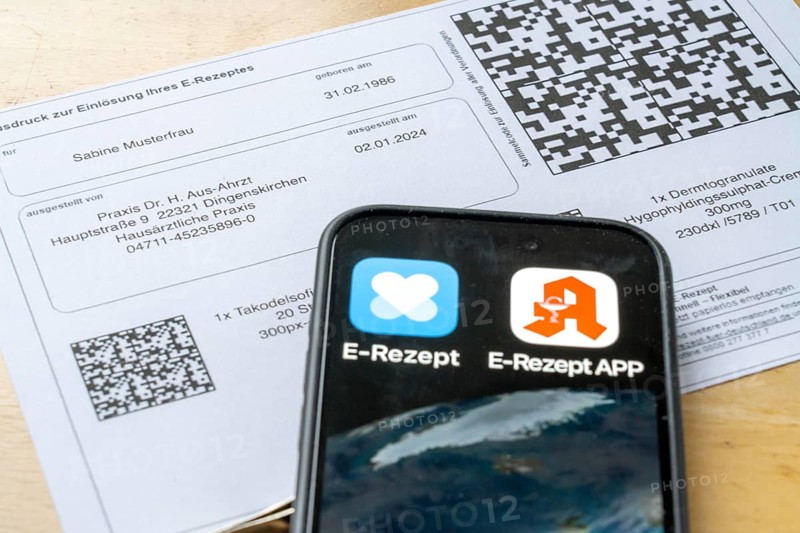 Symbolic image of an e-prescription, prescription issued by a doctor, with QR code, is scanned using a mobile phone and a special app, the code is then shown in the pharmacy and the prescription, which is stored on an IT server, can be retrieved there in conjunction with the health card