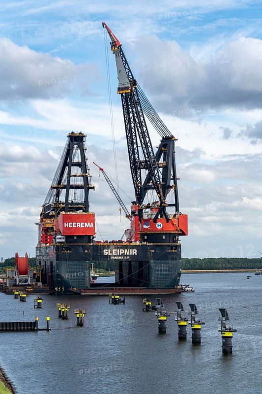 Petroleumhaven, the largest floating crane in the world, Heerema Sleipnir, from Rotterdam, Netherlands