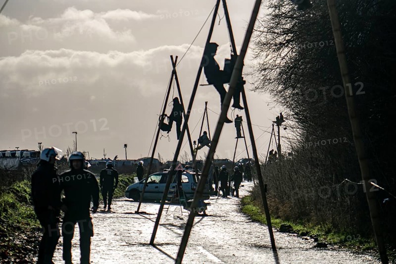 Beginning of the eviction of the Lützerath hamlet, camp of climate activists and squatters, at the Garzweiler 2 opencast lignite mine, by the police, Erkelenz, North Rhine-Westphalia, Germany, Europe