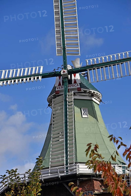 Europe, Germany, Lower Saxony, Hamburg Metropolitan Region, Altes Land, Stade District, Hollern-Twielenfleth, Venti Amica historic windmill, Europe
