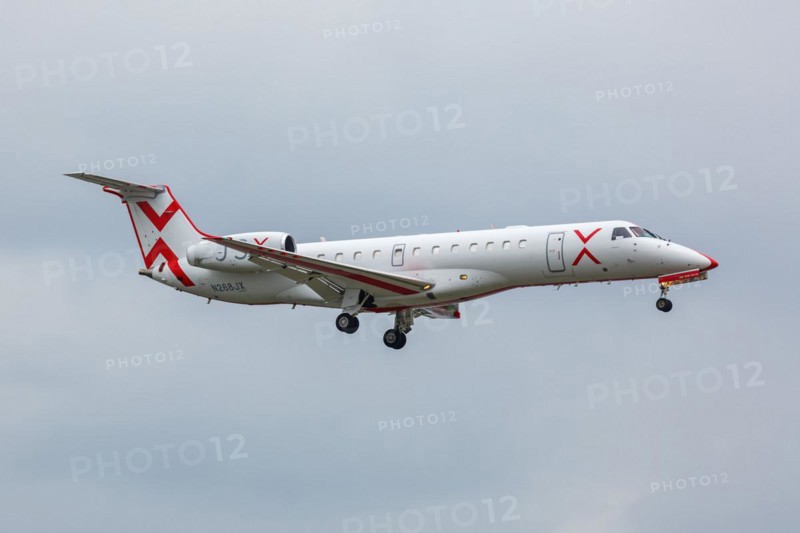 An Embraer 135 aircraft of JSX JetSuiteX with the registration number N268JX at Dallas Airport, USA, North America
