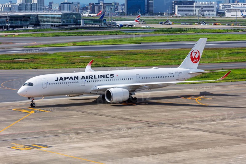 A JAL Japan Airlines Airbus A350-900 aircraft with the registration number JA07XJ at Tokyo Haneda Airport, Japan, Asia