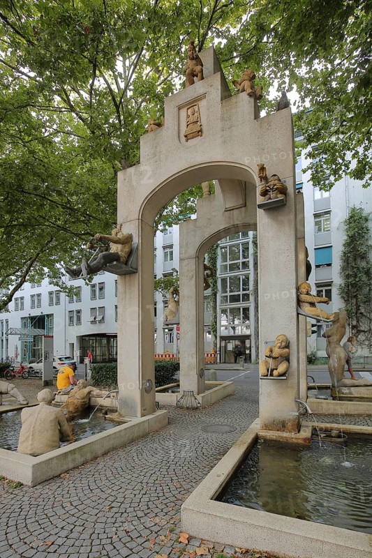 Sculpture Triumphal Arch by Peter Lenk 1992, Sculptures, Untere Laube, Constance, Obersee, Lake Constance, Lake Constance area, Baden-Württemberg, Germany, Europe