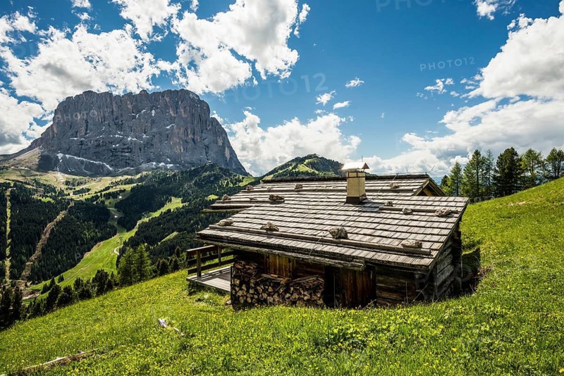 Huts on the Gardena Pass, Passo Gardena, Puez-Geisler nature park Park, Dolomites, Selva di Val Gardena, South Tyrol, Trentino-Alto Adige, Italy, Europe