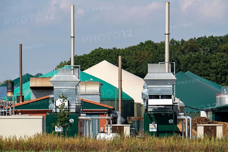 Biogas plant, combined heat and power plants, for power generation, dome-shaped gas storage facility, Rietberg, North Rhine-Westphalia, Germany, Europe