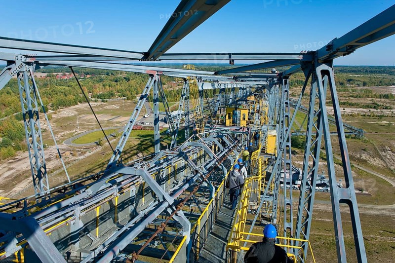 The F60 overburden conveyor bridge visitor mine is located on Bergheider See near the village of Lichterfeld in the district of Elbe-Elster in southern Brandenburg. The F60 overburden conveyor bridge on display here was used from 1991 to 1992 in the Klettwitz-Nord open-cast lignite mine near Klettwitz