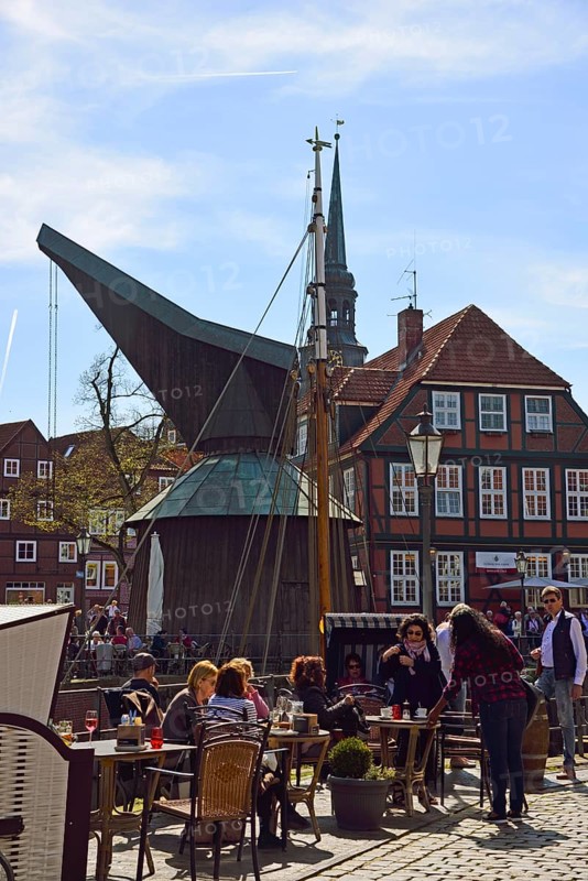 Europe, Germany, Lower Saxony, Stade, Hamburg metropolitan region, Hanseatic city, Hanseatic harbour, lot at the fish market, wooden crane, Hamburg, Hamburg, Federal Republic of Germany, Europe