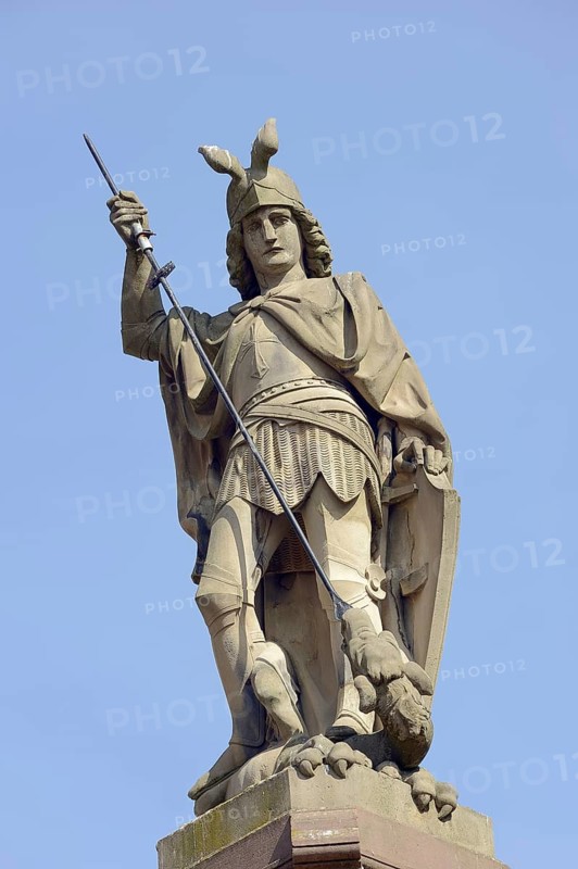 Statue of the town's patron saint St George on the market fountain, Bensheim, Hessische Bergstrasse, Hesse, Germany, Europe
