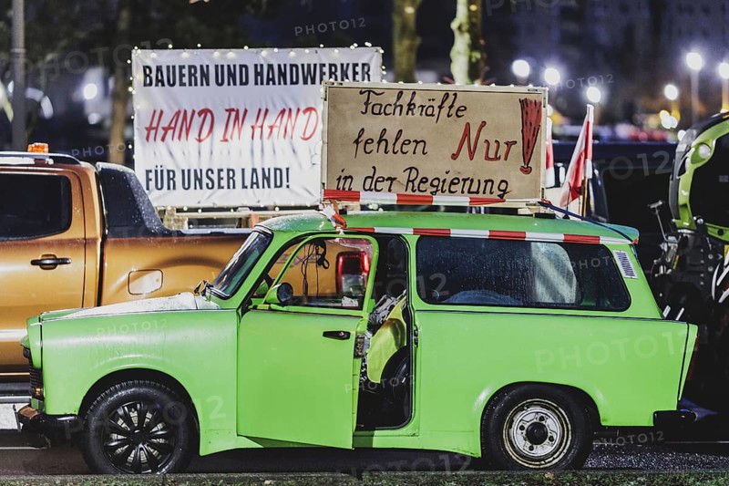 Road blockades in the centre of Berlin, taken as part of the farmers' protests in Berlin, 15.01.2024. 10, 000 participants are expected on Monday as part of the farmers' protest week. Among other things, they are protesting against the sp