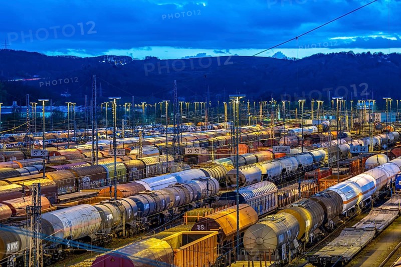 The Hagen-Vorhalle marshalling yard, one of the 9 largest in Germany, is located on the Wuppertal-Dortmund railway line and has 40 directional tracks on which goods trains are assembled, in the evening, North Rhine-Westphalia, Germany, Europe