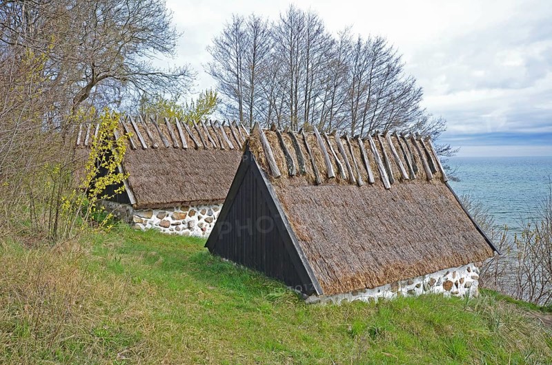 Old thatched fishing hut in Knäbäckshusen, a small fishing village near Rörum, Simrishamn municipality, Skåne County, Sweden, Scandinavia, Europe